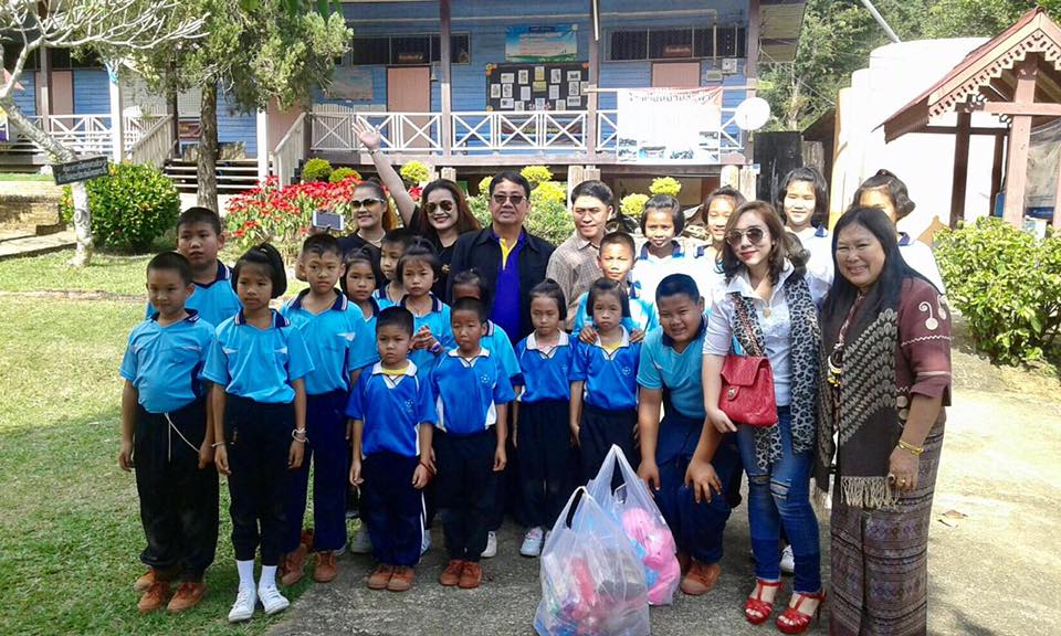 ต้อนรับคณะมูลนิธิน้อมเกล้าเพื่อแผ่นดิน