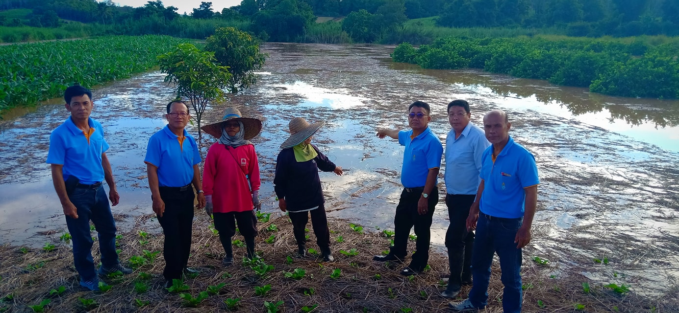 ตรวจสอบพื้นที่ทำการเกษตรของเกษตรกรบ้านแจ้คอนหมู่ที่ 2 ที่ได้รับความเดือดร้อนจากอุทกภัยน้ำป่าไหลหลาก